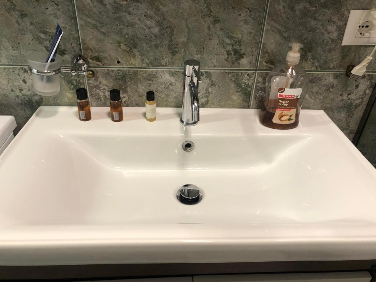 Comfort Apartment In City Center Tirana Zewnętrze zdjęcie